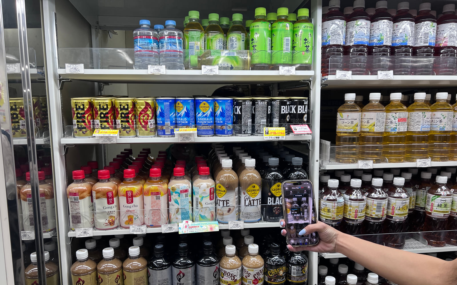 iPhone scanning a difficult reflective shelf label with troubleshooting callouts